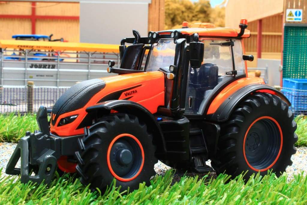 Valtra T254 1:32